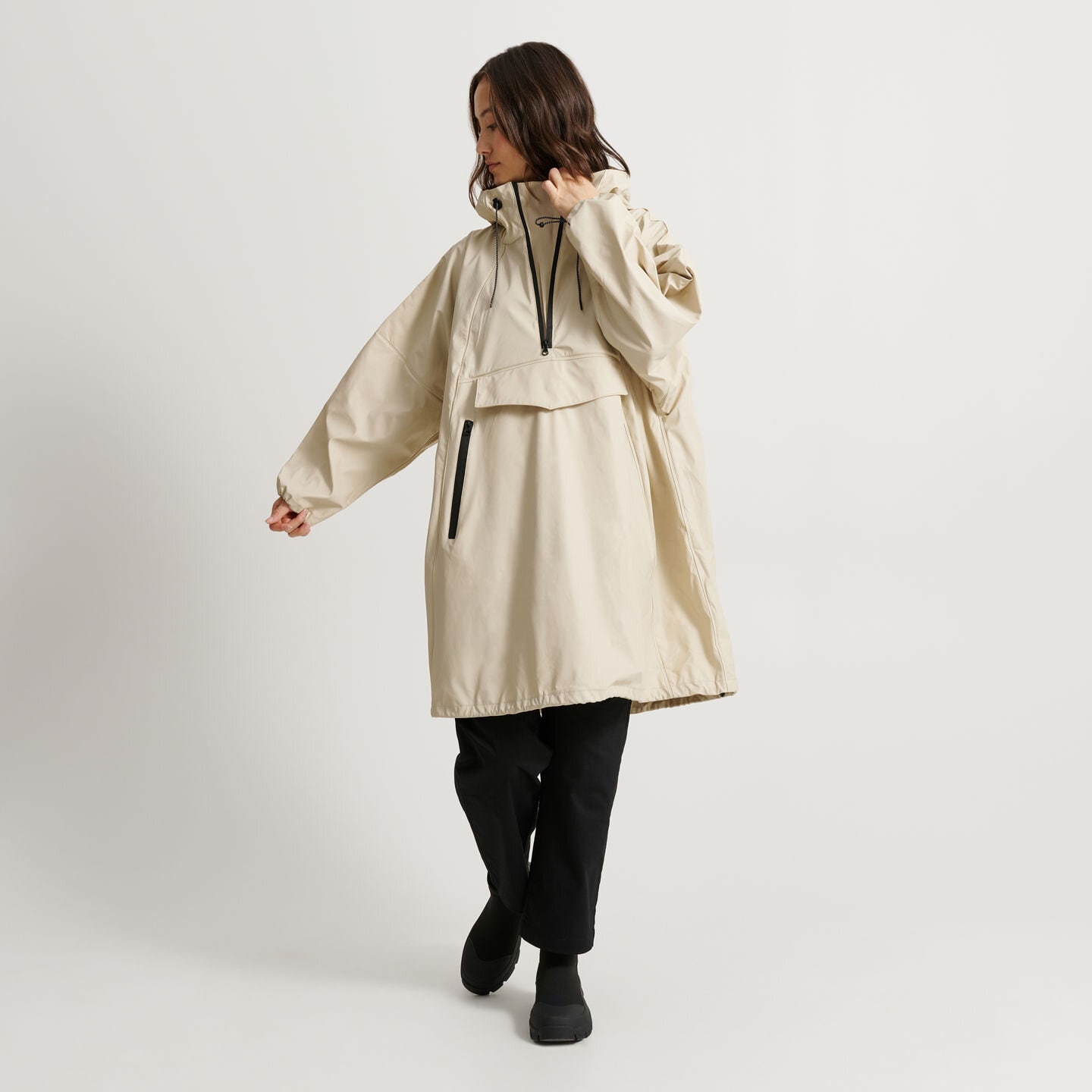 VARVET PONCHO